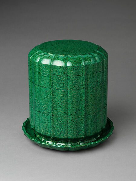 Tiered box “Green Gold” (绿金犀皮漆多层奦盒), 2011