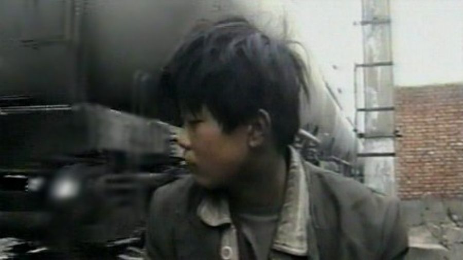 铁路沿线 (Tie lu yan xian) / Along the Railway, 2000