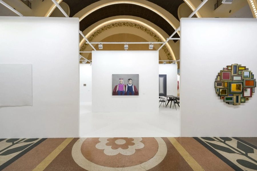 Стенд галереи Beijing Commune, ART021, 2024